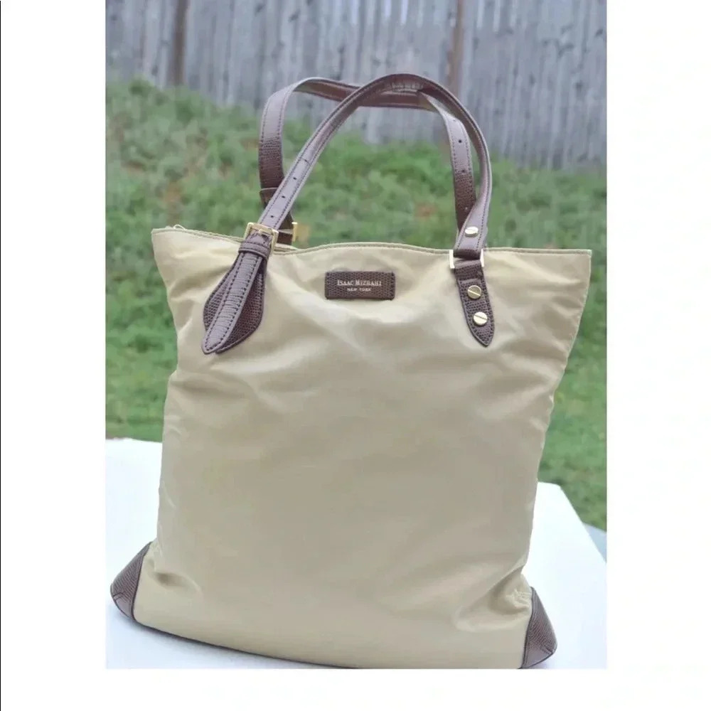 Isaac Mizrahi tote bag